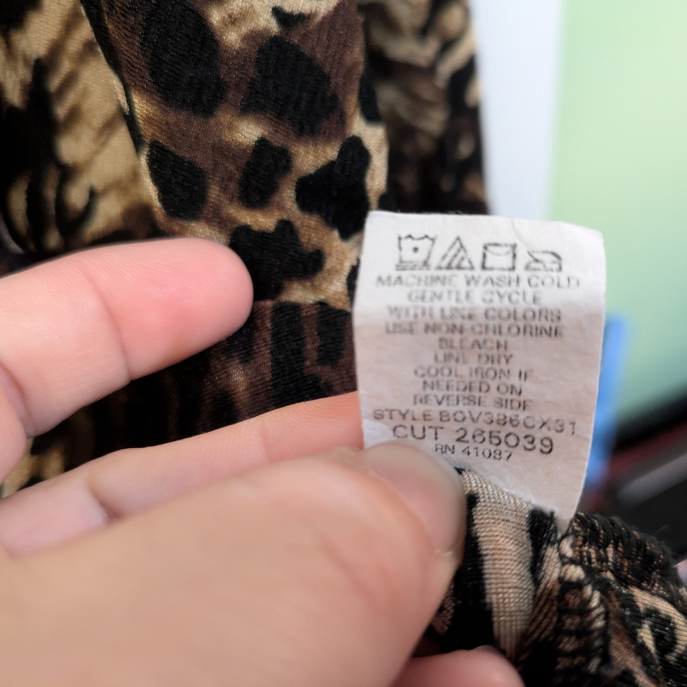 🔴 3/$15 Briggs New York Brown Animal Print Blouse - Picture 7 of 11